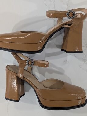 COACH Tea Rose Platform Pumps Size 10 Brown Glazed Leather Flower Buckle NWOB